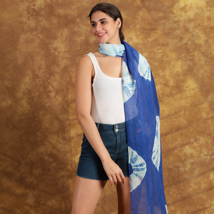 Marrakeschblauer Batik-Leinenschal